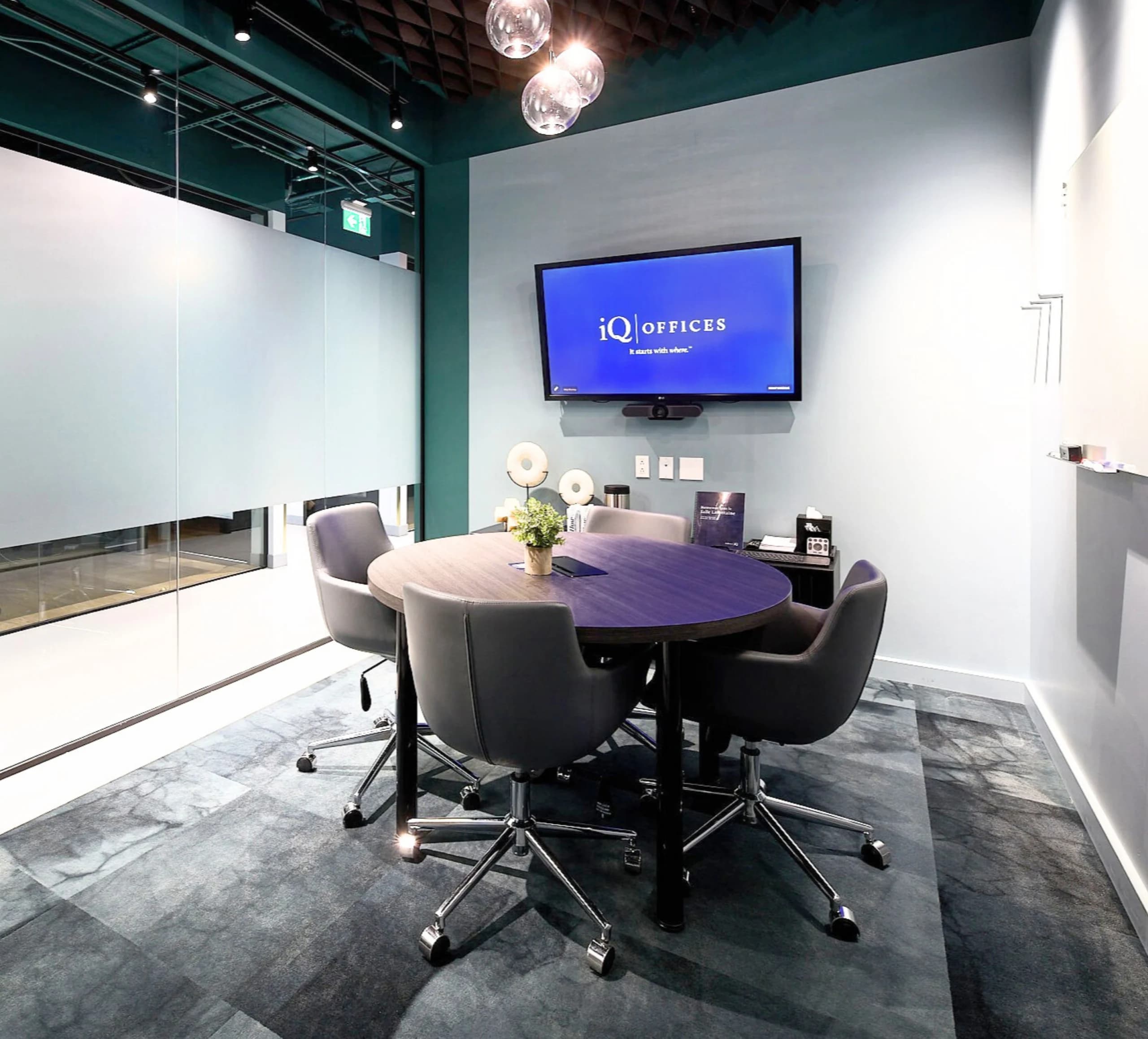 Meeting Room - Downtown Montreal - Image 2