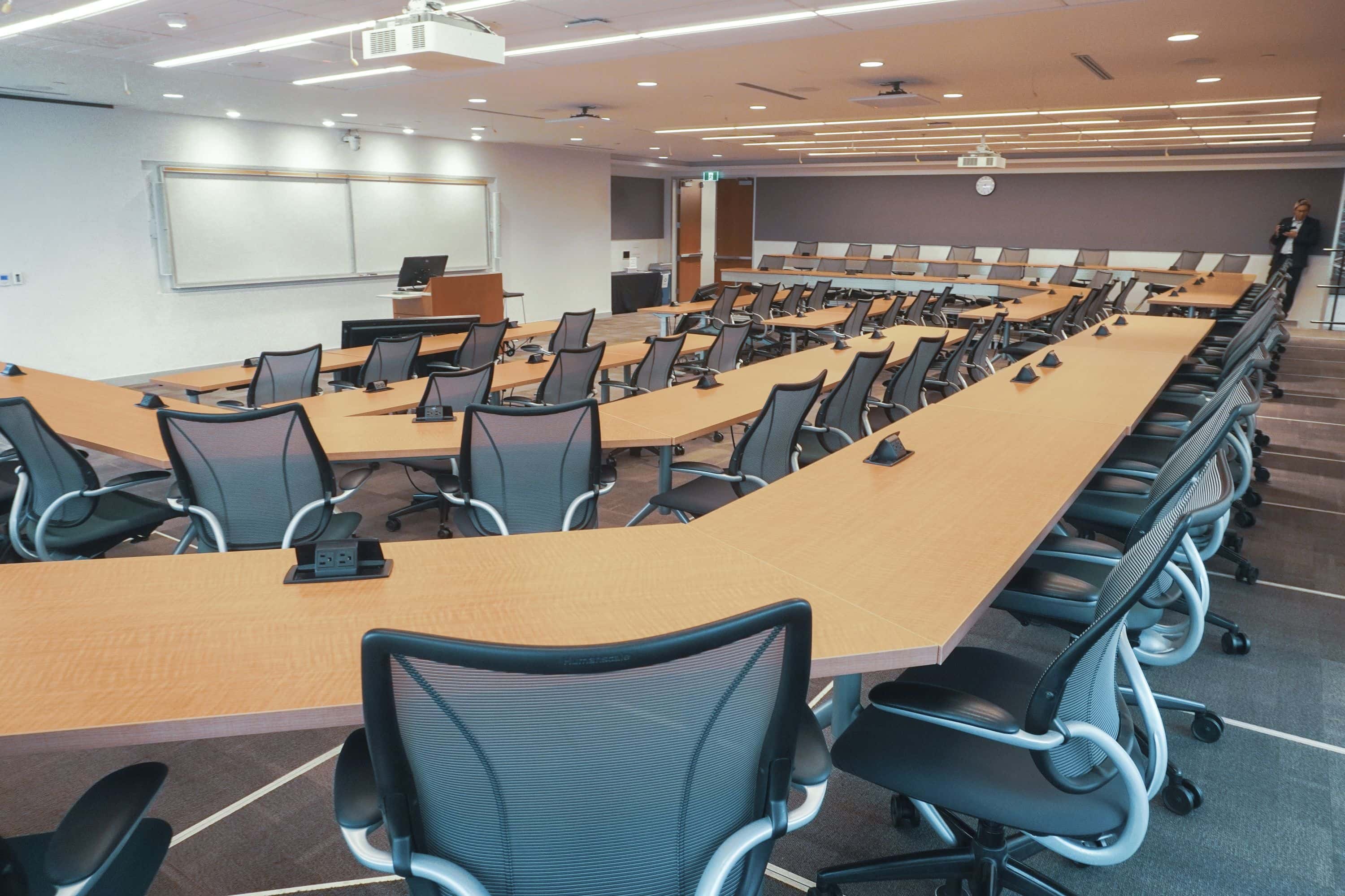 Flexday Suites - 200 Front St. West - Image 2