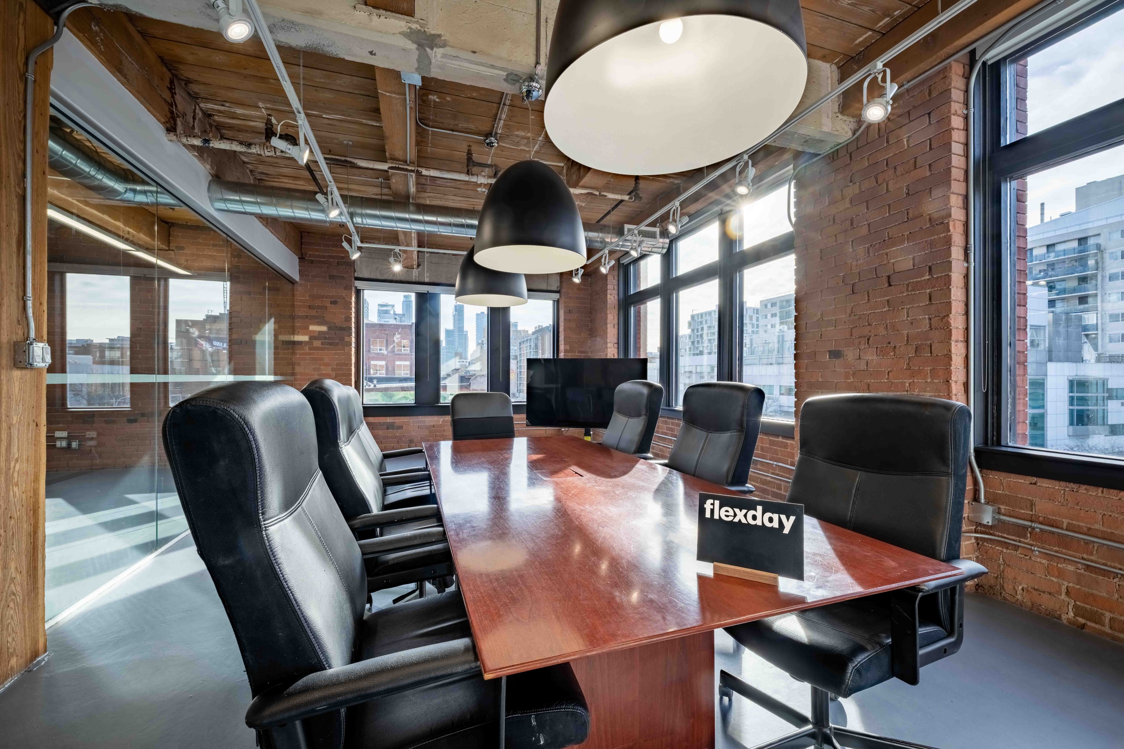 Flexday Suites - 241 Spadina Avenue, Suite 300 - Image 2