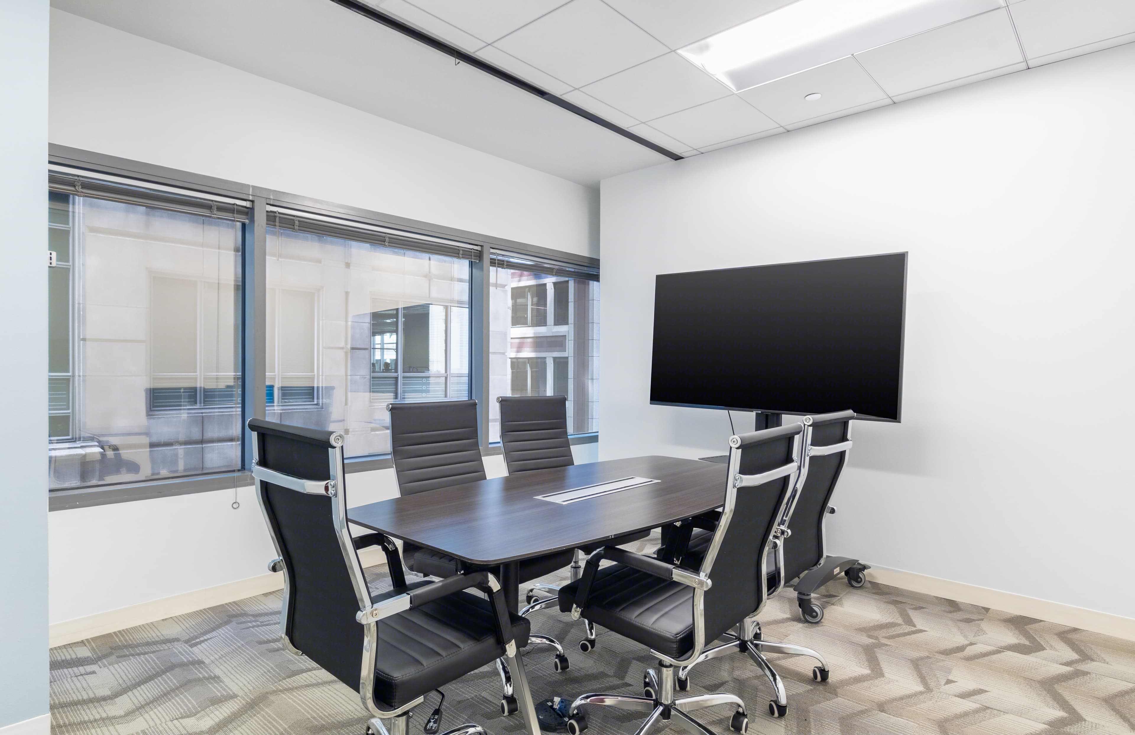 Flexday Suites - 200 W Madison, Suite 2050 - Image 3
