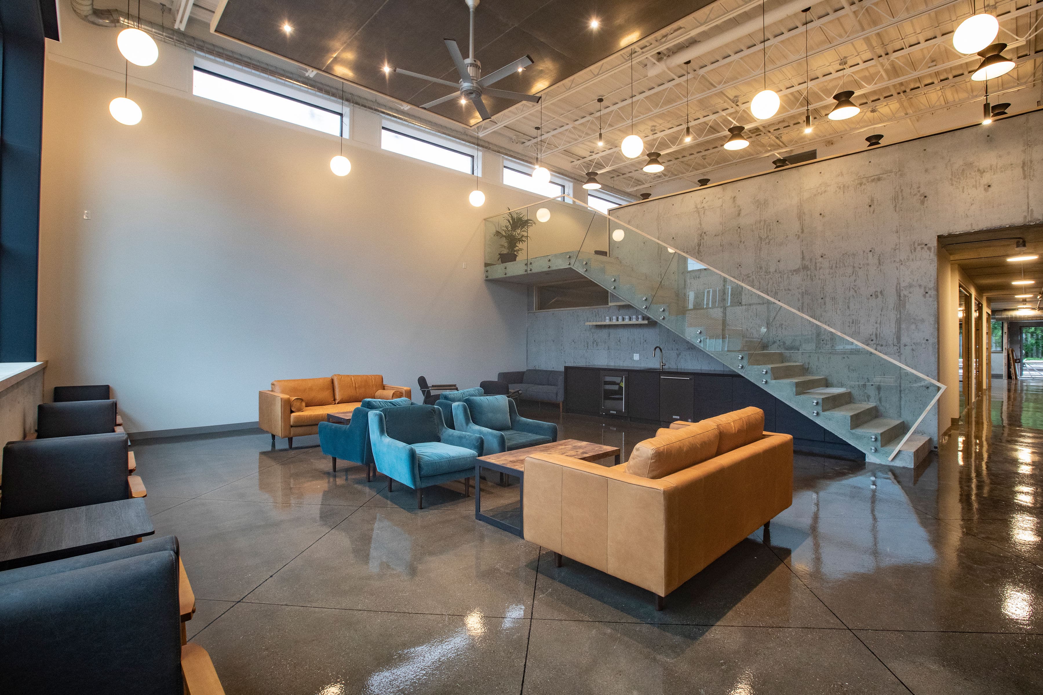 meeting-room--MiRZ0dm-ewFAtRU_SKe-meeting-room-02.jpg