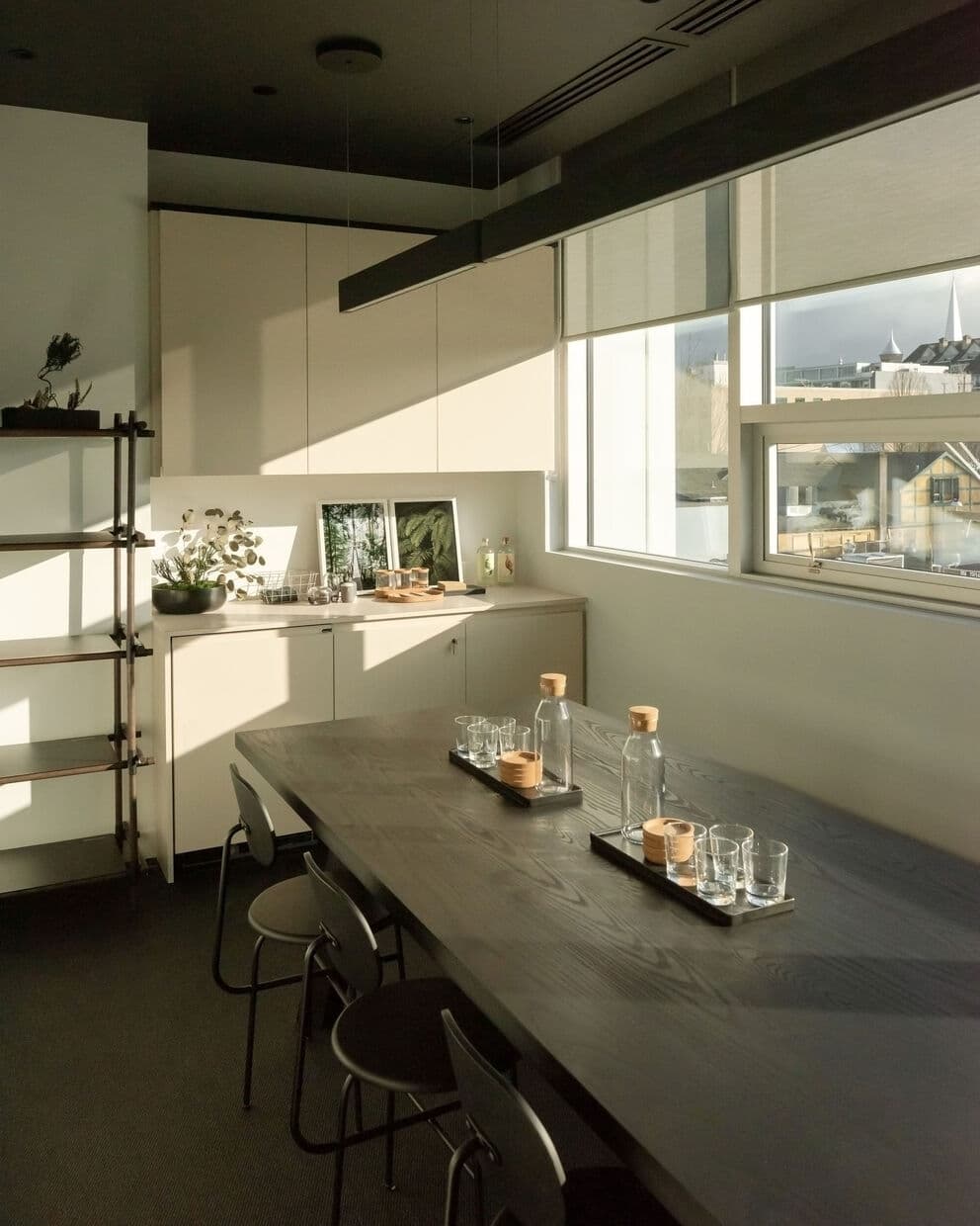 Meeting Room - Pavilion Cowork Mount Pleasant W7 - Image 2